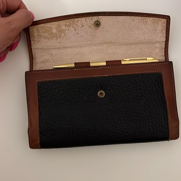 Vintage Dooney & Bourke wallet - Picture 4 of 7